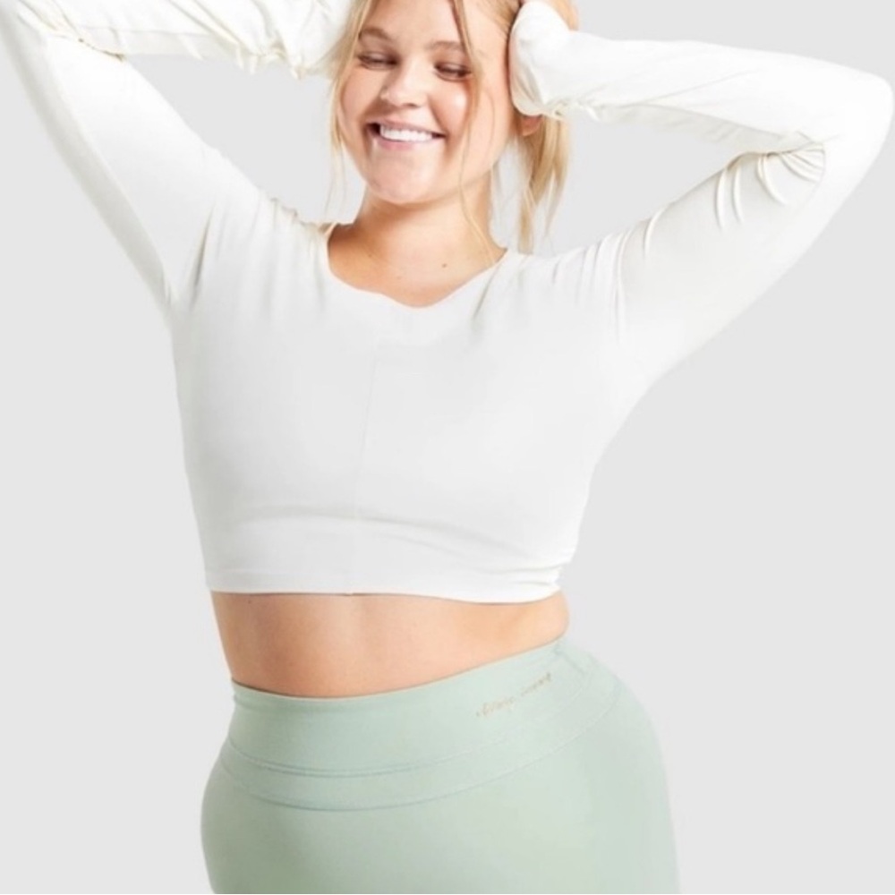 GYMSHARK WHITNEY SIMMONS LONG SLEEVE CROP TOP
SIZE - S